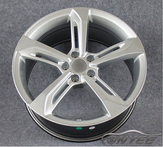 картинка Новые диски Audi RS 7 R19 5x112 ET32 J8,5 серебро магазин  StreetTuning 