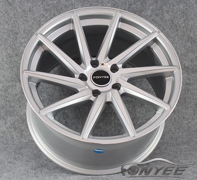 картинка Новые диски Vossen CVT-R Replica R18 5X112 ET42 J9,5 серебро магазин  StreetTuning 