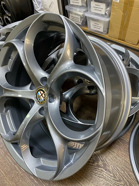 картинка Новые диски Alfa Romeo Giulia Quadrifoglio R19 J8 ET33 5X110 магазин  StreetTuning 