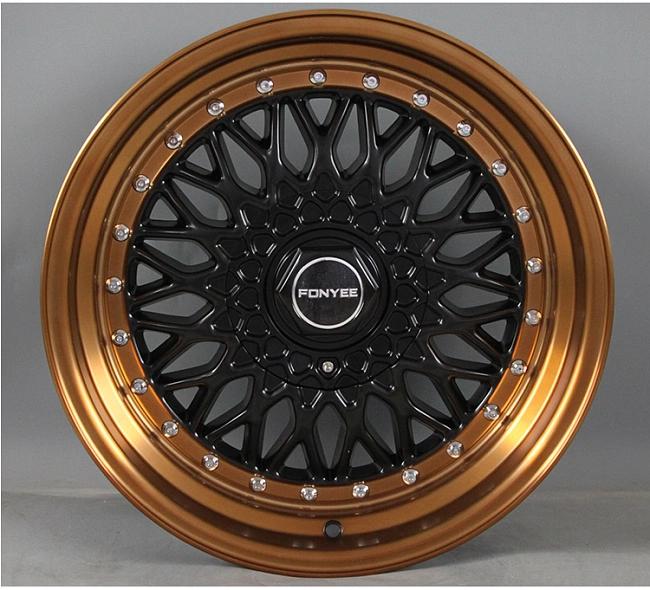 картинка Новые диски BBS RS R17 4X100/4X114,3 ET20 J8,5 черный мат + серебристые болтики магазин  StreetTuning 