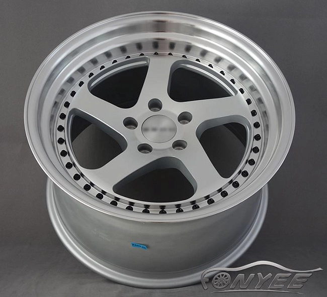 картинка Новые диски Rotiform TMB Flat R18 5х114,3 ET25 J10,5 серебро + черные болтики магазин  StreetTuning 