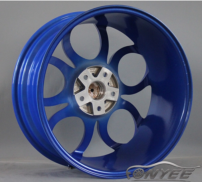 картинка Новые диски KE Flow Forming модель 3 R18 5X112 ET42 J8 синий + серебро магазин  StreetTuning 