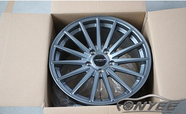 картинка Новые диски Vossen VFS2 Replica R17 5X114,3 ET35 J8 серый мат магазин  StreetTuning 
