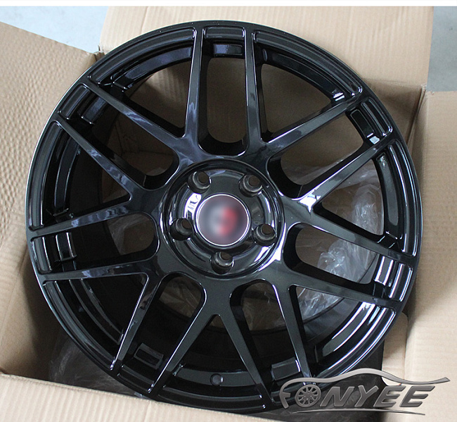 картинка Новые диски CURVA C300 R18 5х120 ET35 J8,5 черный глянец магазин  StreetTuning 