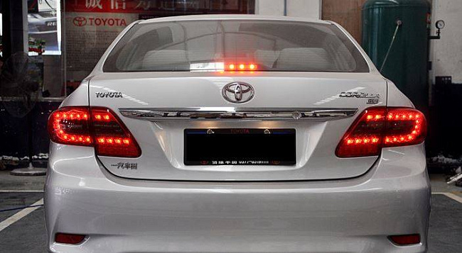 картинка Задние фонари для Toyota Corolla 20011-2013 г затемненные габаритом магазин  StreetTuning 