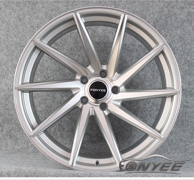 картинка Новые диски Vossen CVT-L Replica R18 5X105 ET33 J8,5 серебристые магазин  StreetTuning 