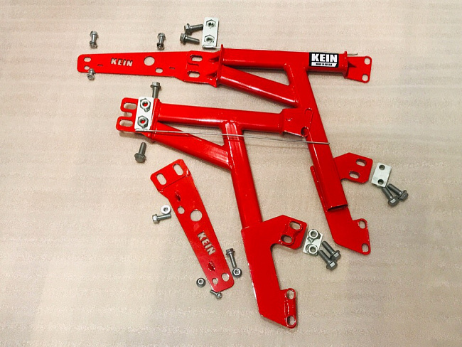 картинка Комплект усилителей (2 распорки) под передние крылья для Subaru ​Impreza GG/GD магазин  StreetTuning 