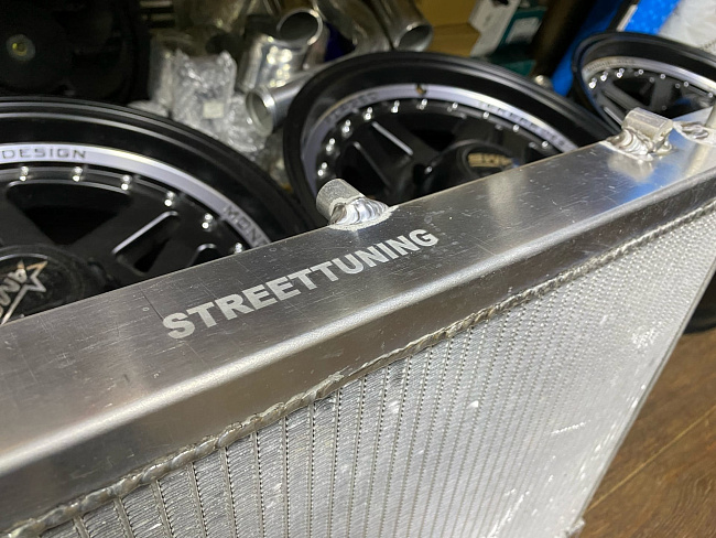 картинка Радиатор алюминиевый Subaru Forester SF5 атмо 40мм AT магазин  StreetTuning 