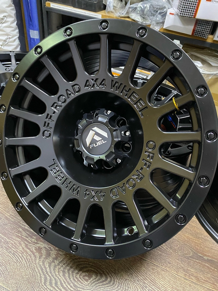 картинка Новые диски Off Road R17 J8.5 et10 6x114,3, черные от магазина  StreetTuning
