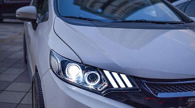 картинка Передние фары для Honda Fit Jazz GK5 2014-2018 г магазин  StreetTuning 