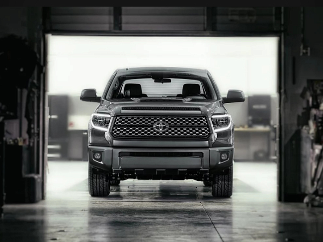 картинка Передние фары для Toyota Tundra 2014-нв магазин  StreetTuning 