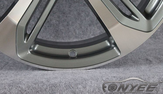 картинка Новые диски Audi RS 7 R19 5x112 ET35 J8,5 серый + серебро магазин  StreetTuning 