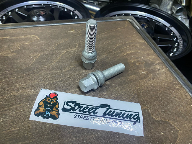 картинка Колесный болт Starleks M15x1.25 высота 55 мм, вращающаяся сфера,кл. 17 магазин  StreetTuning 