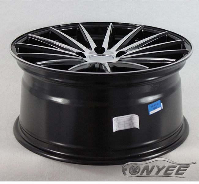 картинка Новые диски Vossen VFS2 Replica R19 5X114,3 ET40 J8,5 черный глянец + серебро магазин  StreetTuning 