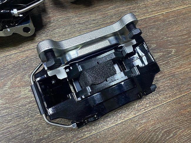 картинка Тормозная система StreetTuning для Toyota LC200, Lexus LX570 магазин  StreetTuning 