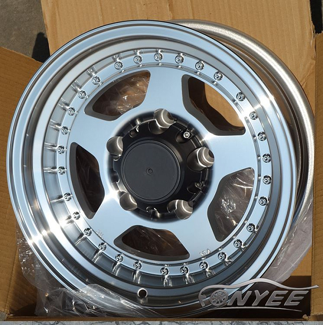 картинка Новые диски MVF-955 R15 5X139,7 ET-25 J7 серебро + полированная полка магазин  StreetTuning 