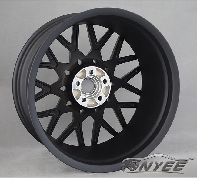 картинка Новые диски Rotiform blq R18 5х112 ET42 J8 черный мат магазин  StreetTuning 