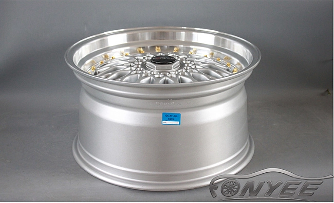 картинка Новые диски BBS RS R17 5X100/5X112 ET35 J7,5 серебро + золотистые болтики магазин  StreetTuning 