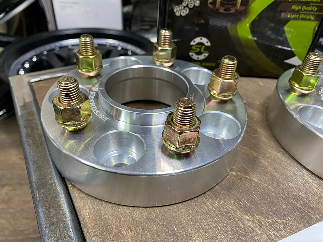 картинка Проставка Starleks 30 мм 5x114.3 12x1.5 цо 70.5 Silver магазин  StreetTuning 
