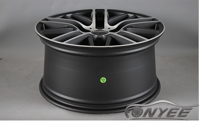 картинка Новые диски BMW 650 M STYLE R18 5X114.3 ET38 J8,0 черные+серебро магазин  StreetTuning 