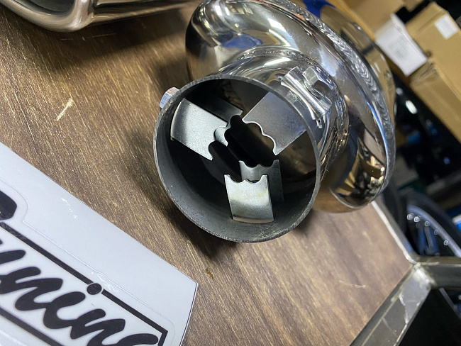 картинка Насадки на глушитель AMG овальные - 2 шт, хром магазин  StreetTuning 