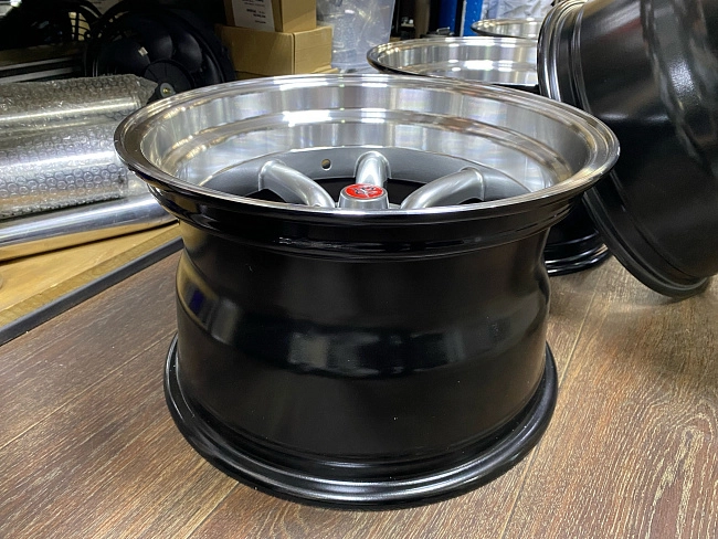 картинка Новые диски Watanabe RS R15 J9 ET(-13) 4X100/4X114.3 Темное серебро магазин  StreetTuning 