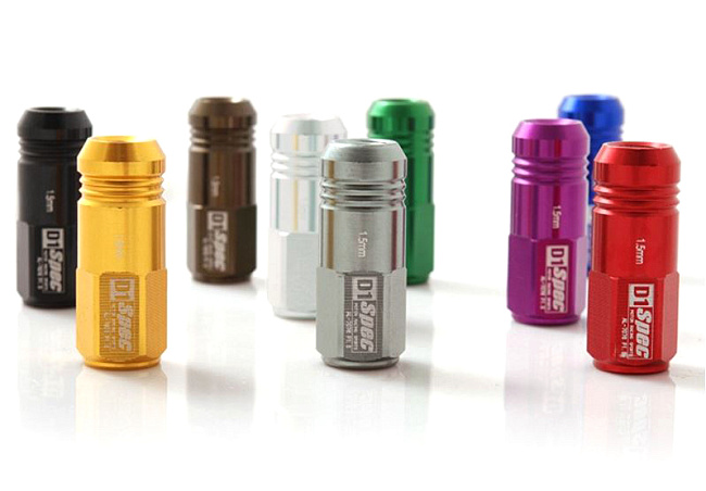 картинка Комплект гаек D1 Spec 52 мм закрытые, красные М12 х 1.25 магазин  StreetTuning 