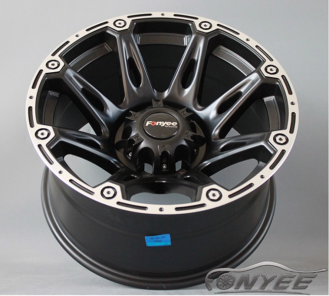 картинка Новые диски Formula R17 5x150 ET-30 J9 черный мат + серебро магазин  StreetTuning 