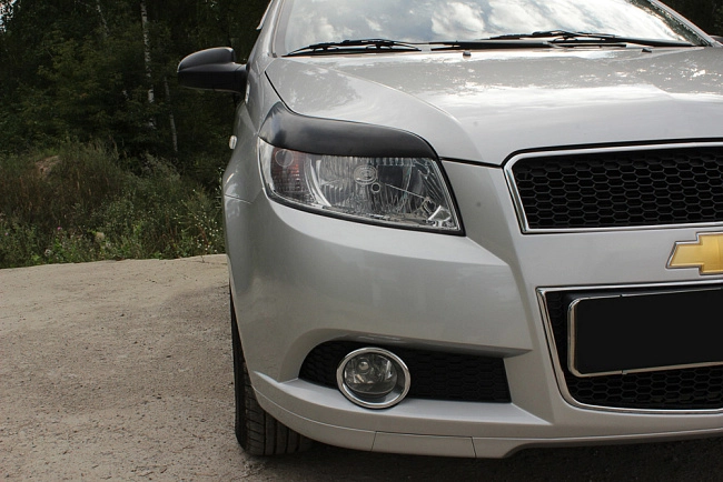 картинка Сhevrolet Aveo(хэтчбэк 3 дв.) 2008—2012 Накладки на передние фары (реснички) компл.-2 шт. магазин  StreetTuning 