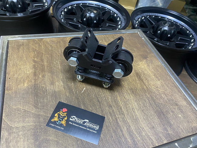 картинка Усиленная опора(подушка) кпп для Toyota Supra, Cressida, R154 и W5x магазин  StreetTuning 