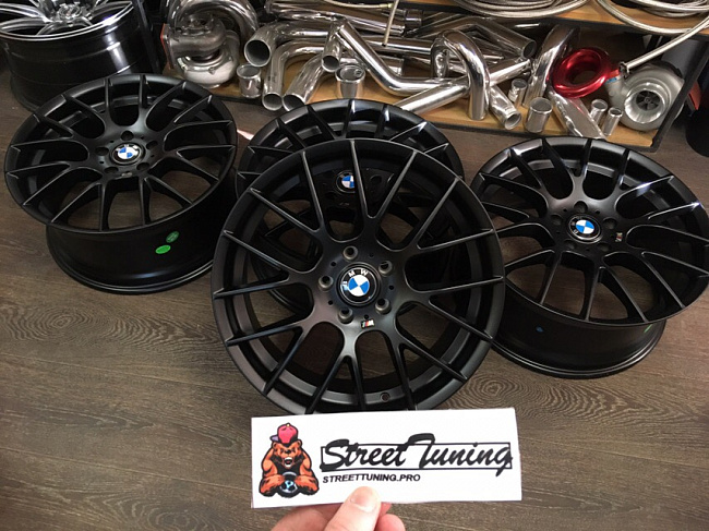 картинка Разноширокие диски BMW M R19 J8.5/J9.5 ET35 5X120 черные матовые магазин  StreetTuning 