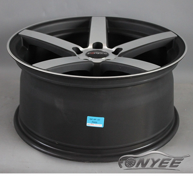 картинка Новые диски Vossen CV3 Replica R18 5X120 ET20 J9,5 черный мат + серебро магазин  StreetTuning 