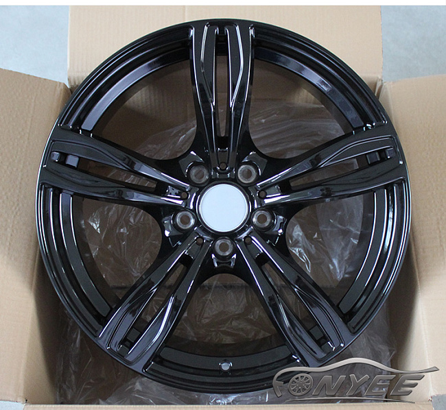 картинка Новые диски BMW F10 style R19 5x120 ET35 J9,5 черный глянец магазин  StreetTuning 