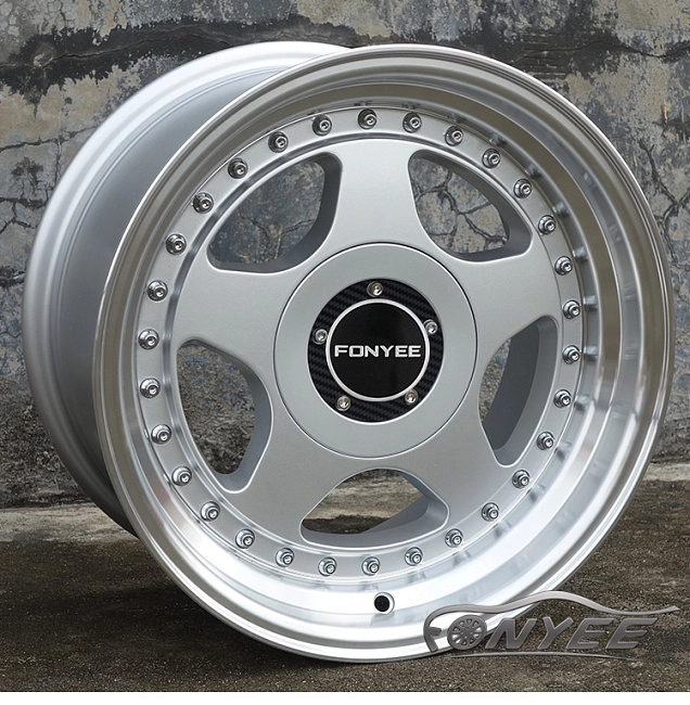 картинка Новые диски OZ Racing R15 4x100-4x114,3 ET30 J7 серебро магазин  StreetTuning 