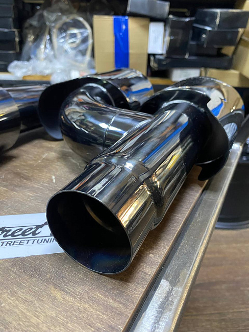 картинка Насадки на глушитель AMG для Mercedes , универсальные, Hyper Black магазин  StreetTuning 