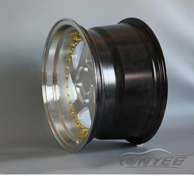 картинка Новые диски Rotiform TMB Flat R15 4х100 ET25 J8 серебро + золотистые болтики магазин  StreetTuning 