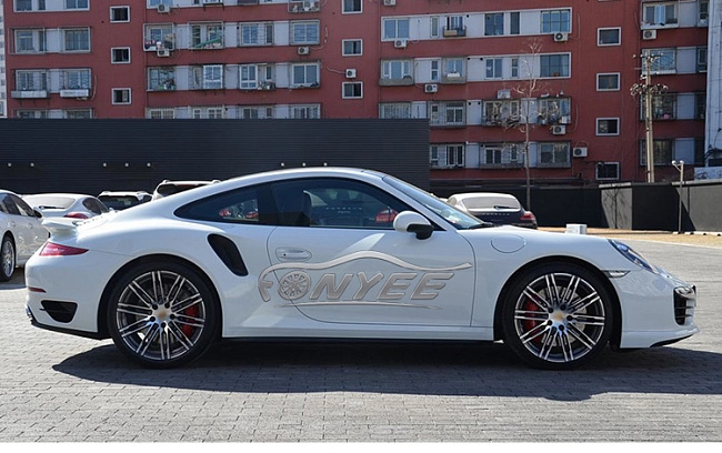картинка Новые диски Porsche Macan wheels R20 5x130 ET45 J9,5 Серый глянец + серебро магазин  StreetTuning 