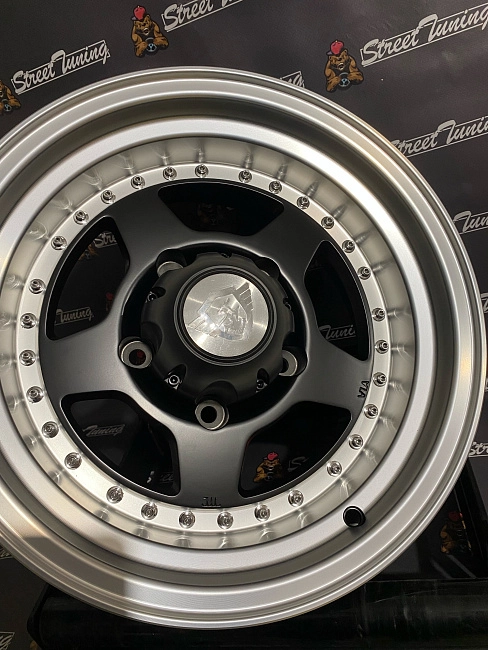 картинка Новые диски Off Road с полкой R15 J7 ET (-10) 5x139,7 магазин  StreetTuning 