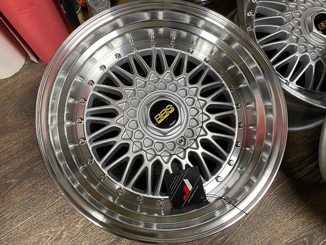 картинка Новые  диски BBS RS R17 J8,5 ET20   5x120/5x112 серебробро + полированная полка магазин  StreetTuning 