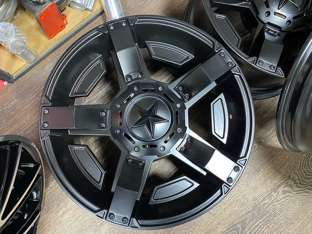 картинка Новые диски KMC XD Rockstar Series 2 R17 J9 ET0 6X139.7/135 от магазина  StreetTuning