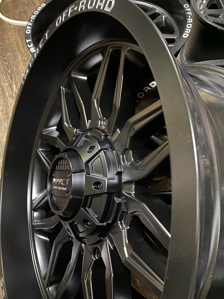 картинка Новые диски Impact Off-Road R20 J10 ET-24 6X139.7 от магазина  StreetTuning