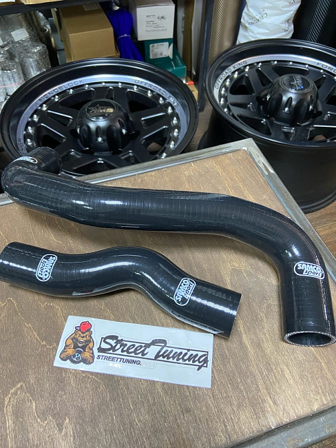 картинка Патрубки радиатора для Nissan Silvia s13/s14/s15 200 sx G35 VQ35DE черные магазин  StreetTuning 