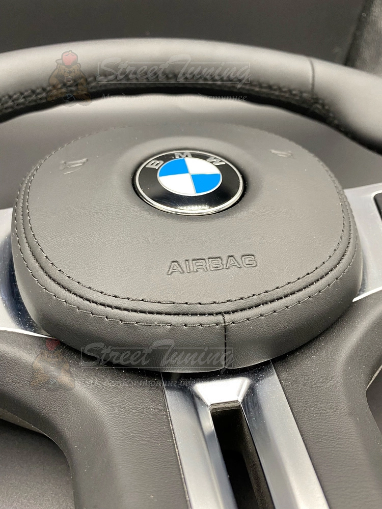 картинка Руль BMW M G30 с подушкой в стиле M3, эко-кожа, без подогрева от магазина  StreetTuning