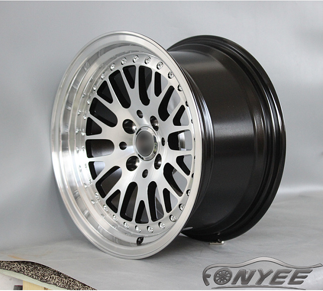 картинка Новые диски ESM 007 R15 4x100 ET25 J8 серебристые магазин  StreetTuning 