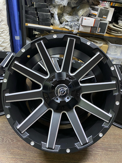 картинка Новые диски Fuel D615 R18 J9 ET0 6X139,7 ЦО 106.1 магазин  StreetTuning 