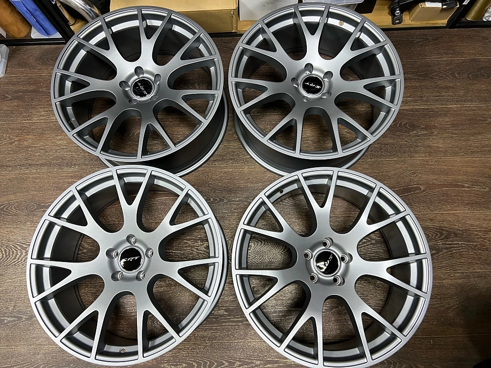 картинка Новые диски Hellcat SRT Syle R20 J9 ET18 5X114.3 серый мат от магазина  StreetTuning