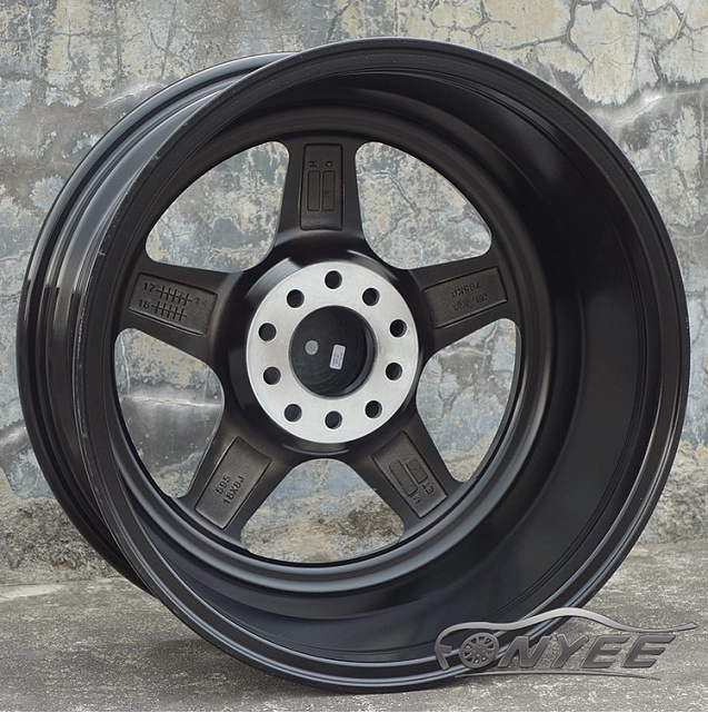 картинка Новые диски OZ Racing Futura R18 5x112-5x120 ET35 J8 черные + серебро магазин  StreetTuning 