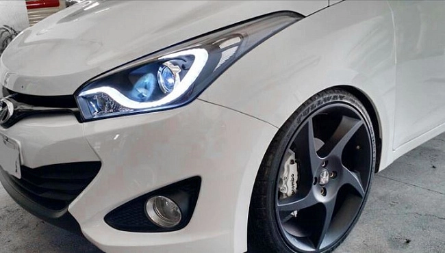 картинка Передние фары для Hyundai HB20 магазин  StreetTuning 