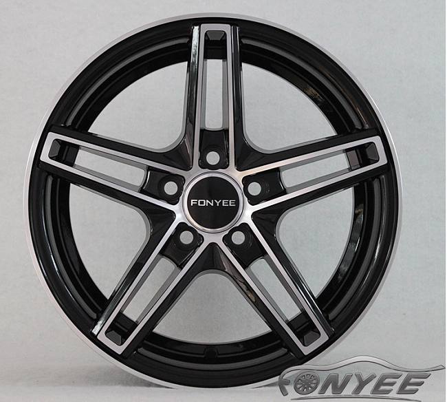 картинка Новые диски Vossen CV5 Replica R17 5X114,3 ET35 J7 черный глянец + серебро магазин  StreetTuning 