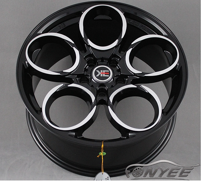картинка Новые диски KE Flow Forming модель 3 R18 5X114,3 ET40 J8 черный + серебро магазин  StreetTuning 